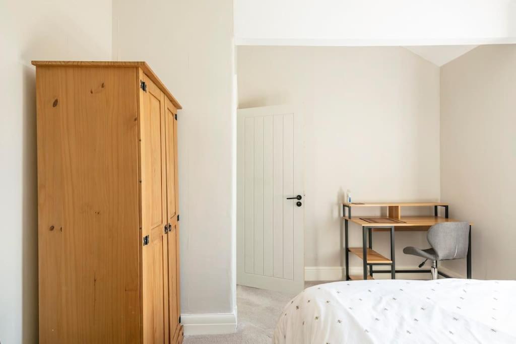 Atrium House Guest House Hazel Grove المظهر الخارجي الصورة